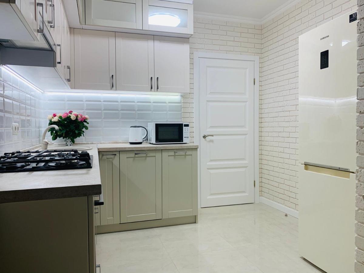 New Appartment In Yuzhny Yuzhne Luaran gambar